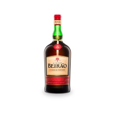 Garrafa de licor Beirão com rótulo bege e vermelho