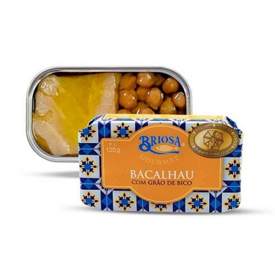 Lata de bacalhau com grão de bico da marca Briosa Gourmet aberta com embalagem decorada