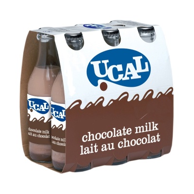 Pack de quatro garrafas de vidro de leite com chocolate UCAL