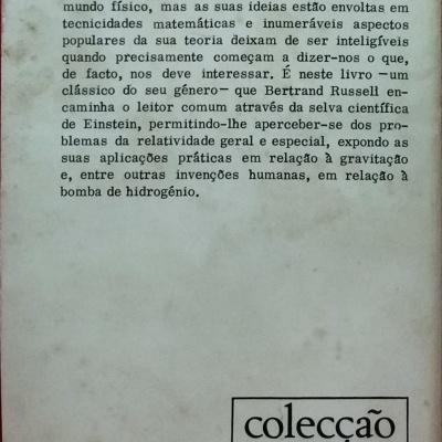 Página de livro antigo com texto em português e marca colecção SABER.