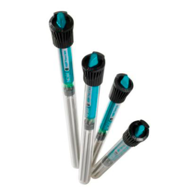 Quatro tubos transparentes com líquido azul e tampas pretas com alavancas azuis