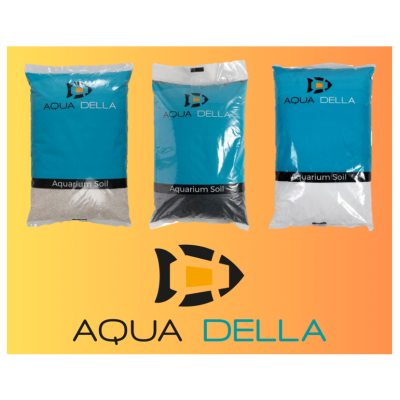 Três sacos de solo para aquário da marca AQUA DELLA em fundo amarelo com logotipo