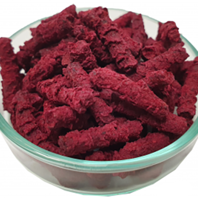 Tigela com pedaços secos crocantes vermelhos