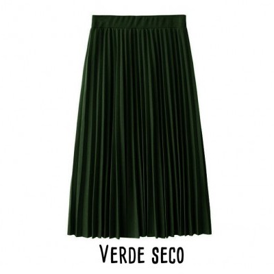 Saia plissada verde seco com cós largo, fundo branco