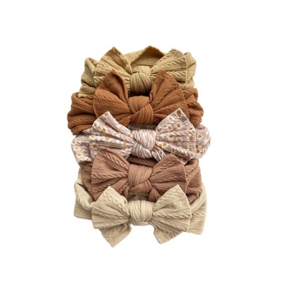 Conjunto de acessórios de cabelo tipo laço em tons castanhos e bege