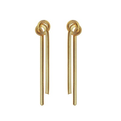 Par de brincos dourados com design de nó e duas extensões longas