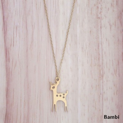 Colar com pendente em forma de veado dourado