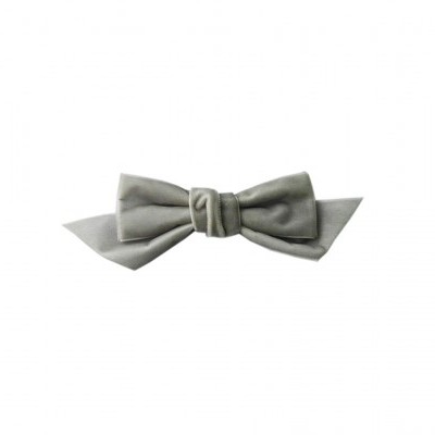 Laço cinza em tecido com nó no centro