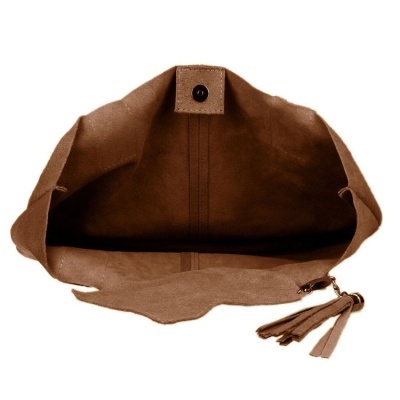 Mala de mão em camurça castanha aberta com fecho magnético.