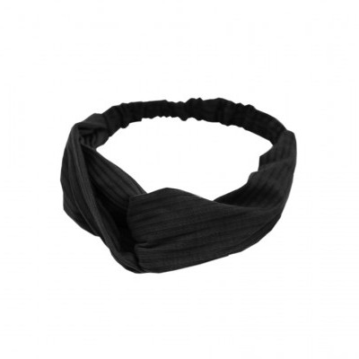 Aro de cabelo em tecido preto com padrão riscado e parte traseira elástica