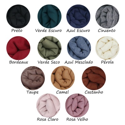 Amostras redondas de tecidos em várias cores com etiquetas de cor.