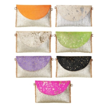 Sete carteiras retangulares com base prateada e abas coloridas