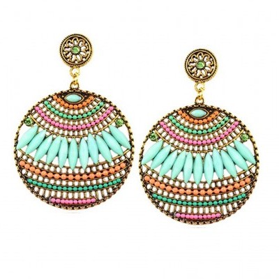 Brincos redondos coloridos com textura de beads e metal