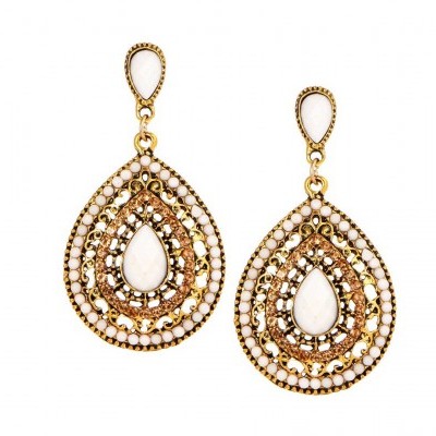 Brincos pendentes em forma de gota dourados com cristais e pérola