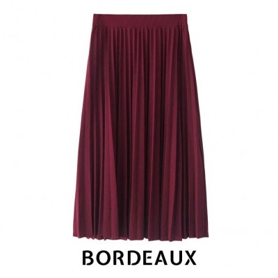 Saia plissada bordô com cós liso em fundo branco e texto BORDEAUX