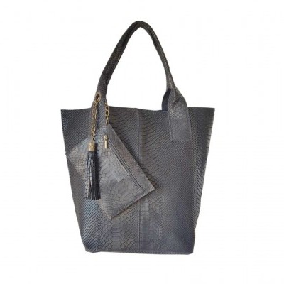 Mala de mão cinzenta com textura geométrica e pequena bolsa pendurada