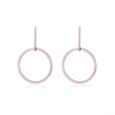 Brincos de argola rosa claro minimalistas em fundo branco