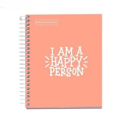 Caderno cor de salmão com texto branco e argolas brancas