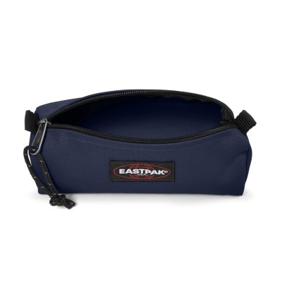 Estojo azul escuro com fecho de correr e etiqueta EASTPAK