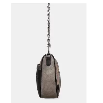 Bolsa de ombro pequena com alça de corrente prateada