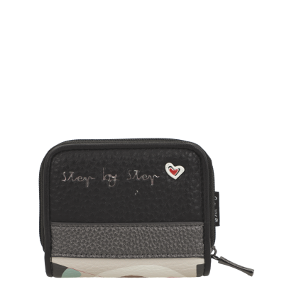 Carteira pequena preta e cinza com fecho e coração decorativo em metal