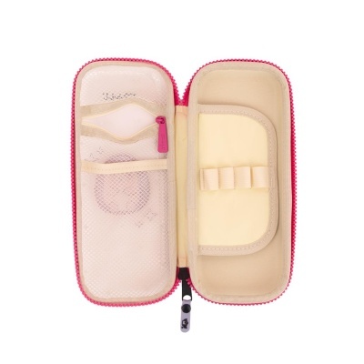 Estojo cor-de-rosa e bege aberto com bolsos e elásticos internos