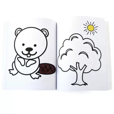 Livro de colorir infantil aberto com desenhos simples de castor e árvore com sol.