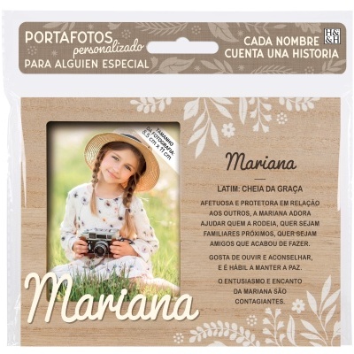 Porta-fotos em madeira decorada com nome Mariana e texto personalizado