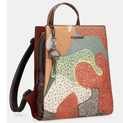 Mochila colorida com padrão abstrato e alça preta