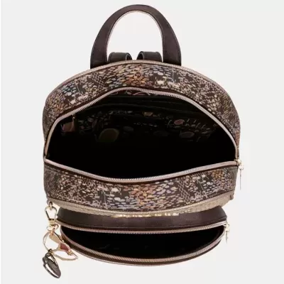 Mochila pequena multicolorida com padrão abstrato e interior aberto