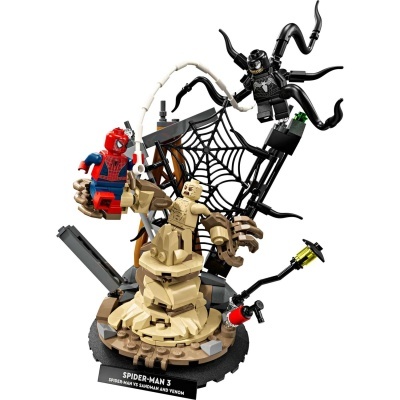 Conjunto LEGO Spider-Man 3 com personagens Spider-Man, Sandman e Venom em base com teia de aranha.