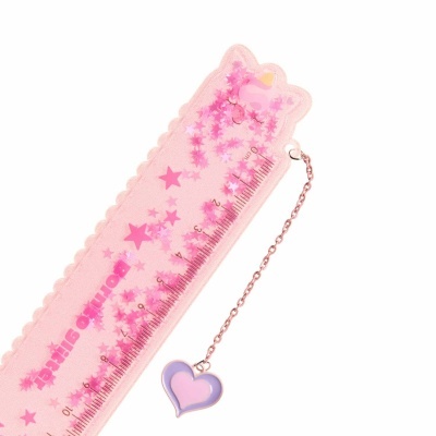 Régua rosa com estrelas cor de rosa e pendente de coração lilás e rosa