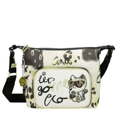 Mala tiracolo branca com padrão de manchas pretas e bege, bolso com gato e texto 'let's go'