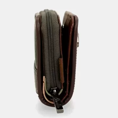 Carteira masculina em pele castanha com fecho éclair preto