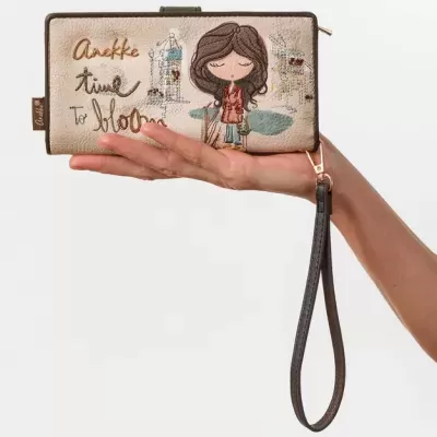 Carteira bege com ilustração de menina e texto Anekke time to bloom, com alça castanha