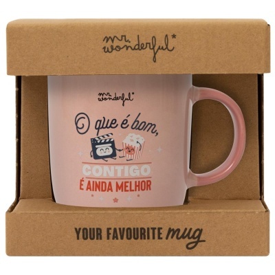 Caneca rosa de cerâmica com texto e ilustrações, embalada numa caixa de cartão castanho