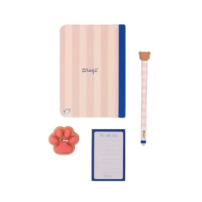 Conjunto de papelaria rosa com caderno, lápis, apagador em forma de pata e listas