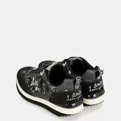 Sapatilhas pretas com padrão camuflado e logo Los Angeles e Love your na traseira