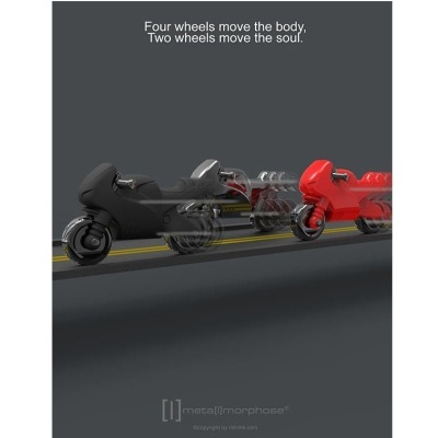 Duas motocicletas futuristas preta e vermelha em movimento com texto sobre rodas no fundo cinza