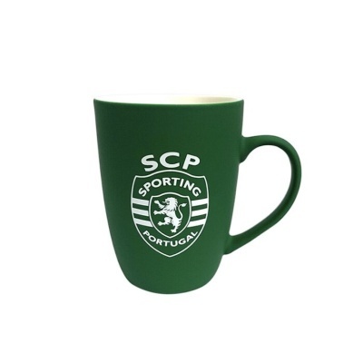 Caneca verde de cerâmica com emblema do Sporting CP branco