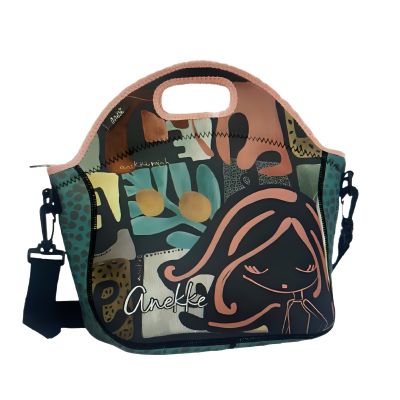 Mala de mão artística com alça preta e desenho de rosto feminino