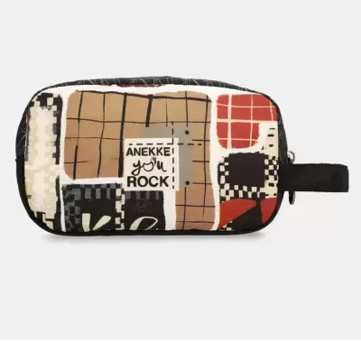 Necessaire retangular com padrão geométrico colorido e alça lateral preta