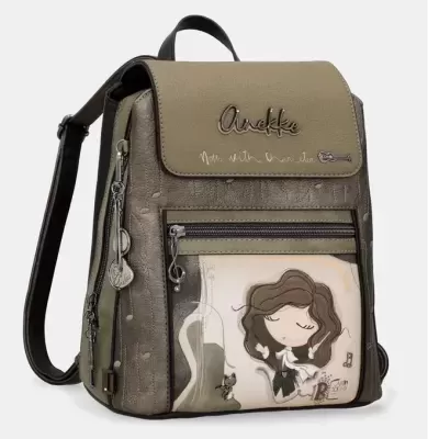 mochila verde e castanha com desenho de personagem feminina e logótipo Anekke