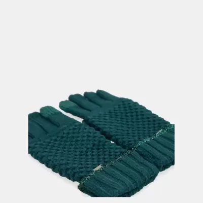 Par de luvas verdes de malha texturizadas sobre fundo branco