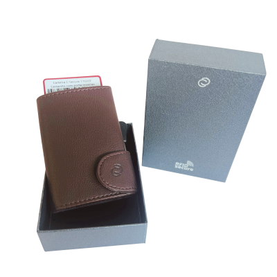 Carteira castanha de pele com porta-moedas e caixa cinzenta com texto RFID secure