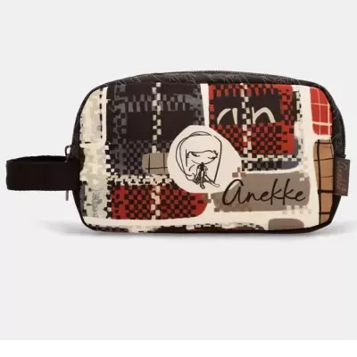 Necessaire com padrão quadriculado colorido e desenho de personagem