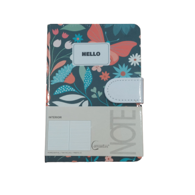 Caderno com capa floral colorida e fecho branco com etiqueta HELLO