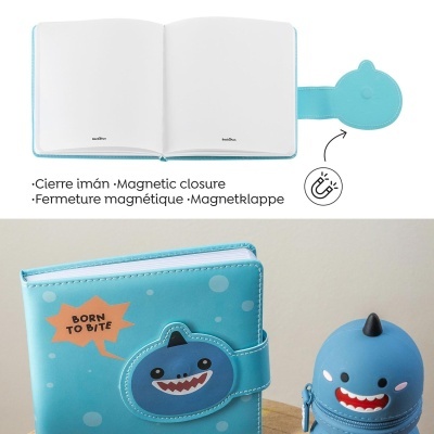 caderno azul com fecho magnético e estojo de tubarão