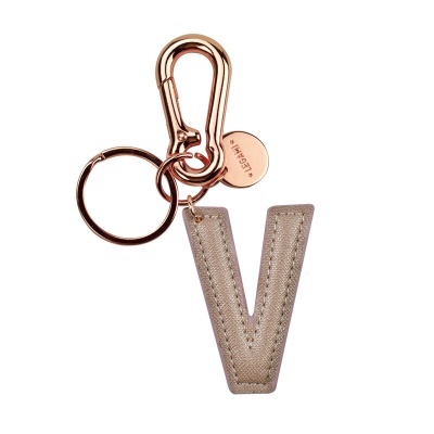 Porta-chaves dourado com pendente em forma da letra V e medalha HYSETTE