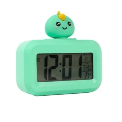 Relógio digital verde água com figura decorativa azul e amarela por cima